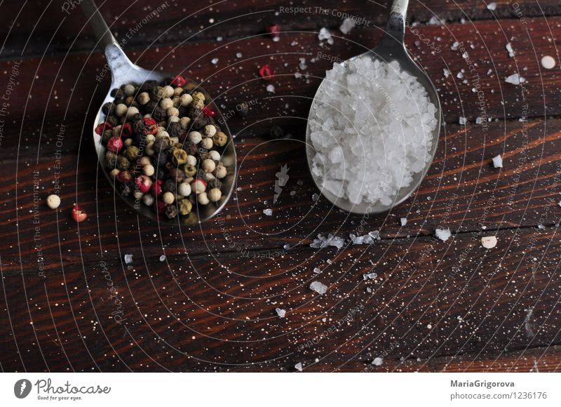 Salz Pfeffer Lebensmittel Essen Mittagessen Diät Küche Farbfoto Detailaufnahme Makroaufnahme Menschenleer