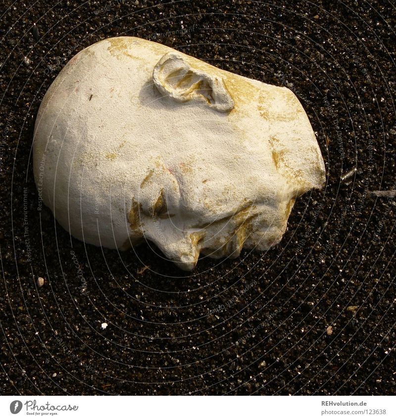 kopflos Kunst Skulptur Glatze Wetter Kunsthandwerk Kopf Stein rumliegen Anschnitt Erde Denken Bild Gesicht Ohr Nase Mund Hals Ab ohne Haare Kies