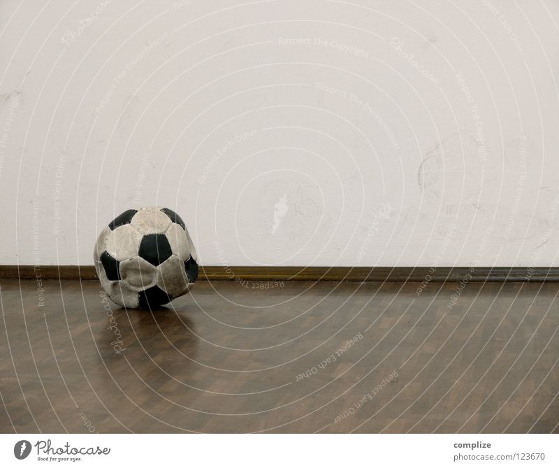 Der Ball Ist Rund Leer Ein Lizenzfreies Stock Foto Von Photocase
