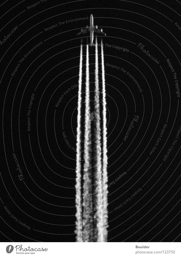 SPACE I Flugzeug Triebwerke vertikal Luftverkehr Himmel Beleuchtung Düsen Kondensstreifen