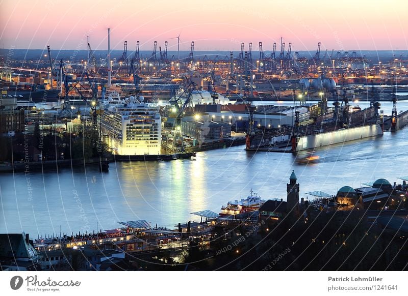 Hafen Hamburg Arbeitsplatz Industrie Handel Güterverkehr & Logistik Architektur Umwelt Wasser Wolkenloser Himmel Horizont Sonnenlicht Schönes Wetter Flussufer