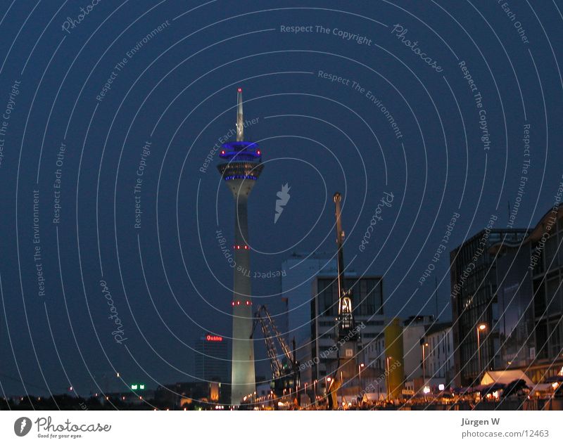 Hafenfest Rheinturm Nacht Stimmung Portwein Freizeit & Hobby Düsseldorf Feste & Feiern Beleuchtung rhinetower night lighting celebration