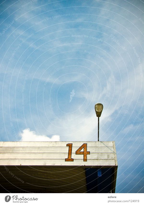 looking up to 14 Station Himmel Licht Industrie sky number14 light blue structure red number clouds