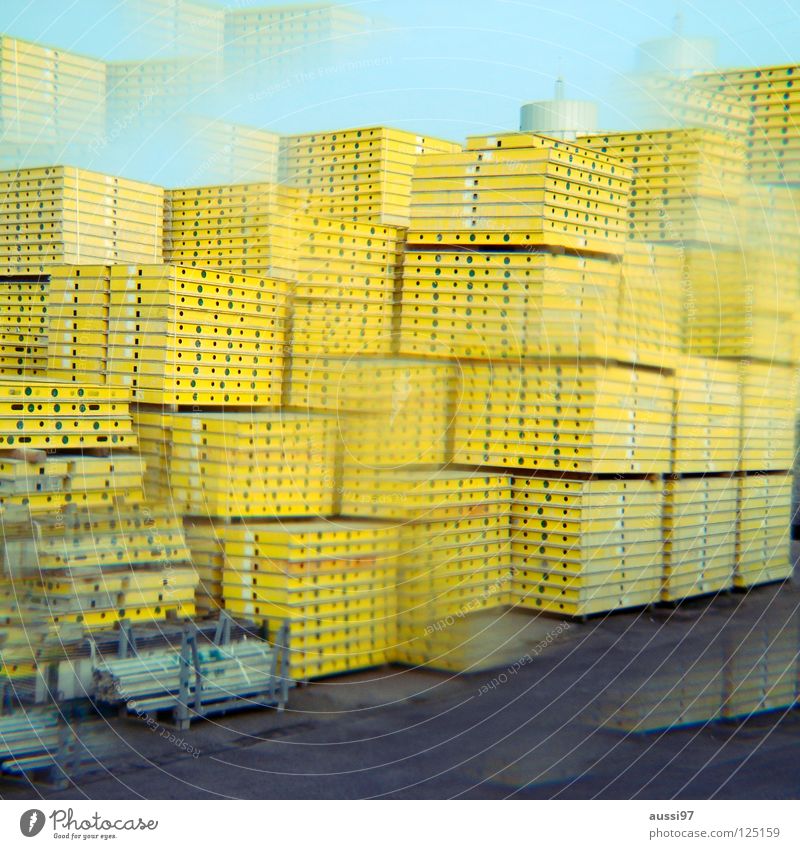 Prismatisch gelb graphisch Paletten Beton aufräumen Material Gewerbegebiet Hausbau Arbeit & Erwerbstätigkeit Hochbau abstützen Sturz Bauarbeiter Handwerk