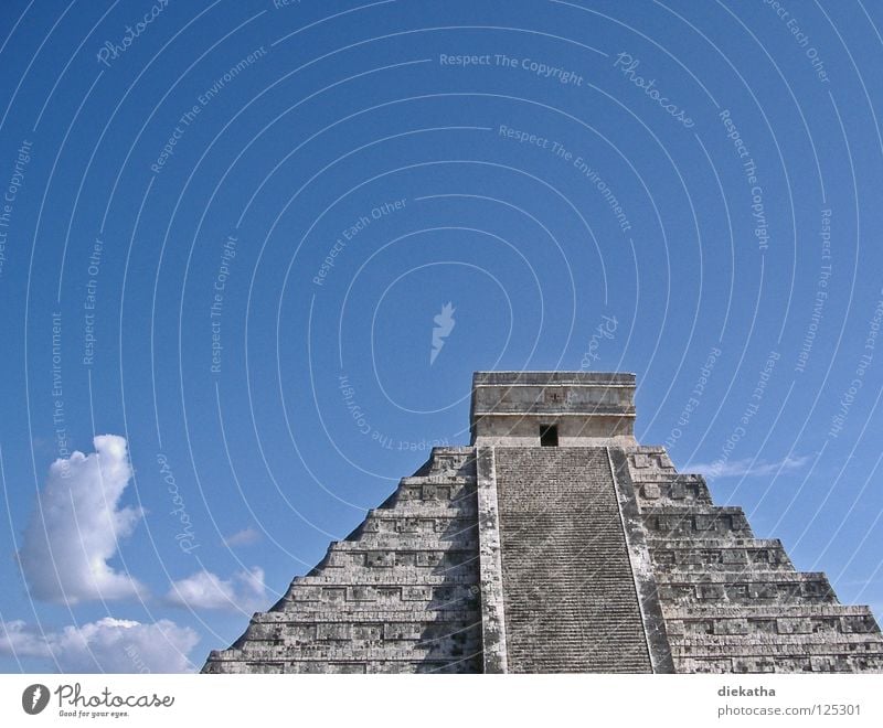 Himmelsleiter Maya Chichén Itzá Mittelamerika Kultur Wolken Stufen-Pyramide Astronomie Wissenschaften Ehre steigen Mexiko Weltwunder Treppe blau Stein