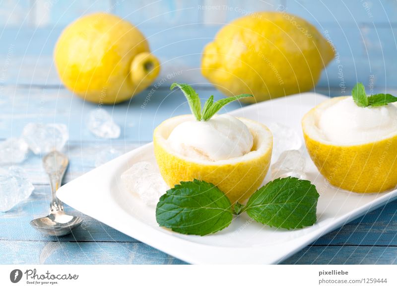 Zitronen Eis Lebensmittel Joghurt Milcherzeugnisse Frucht Dessert Speiseeis Süßwaren Ernährung Bioprodukte Vegetarische Ernährung Diät Geschirr Teller Löffel