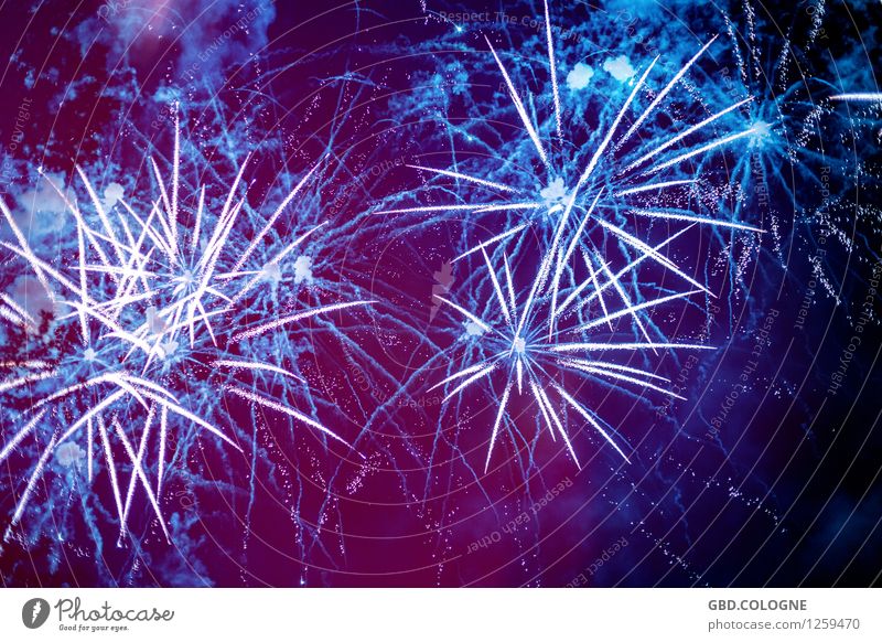 Feuerwerk #11072015_0033 Nachtleben Entertainment Party Veranstaltung Feste & Feiern Silvester u. Neujahr glänzend leuchten gigantisch Unendlichkeit oben schön