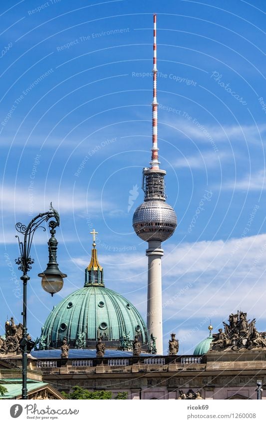 Fernsehturm Ferien & Urlaub & Reisen Tourismus Wolken Hauptstadt Stadtzentrum Dom Bauwerk Architektur Sehenswürdigkeit Wahrzeichen blau Kirche