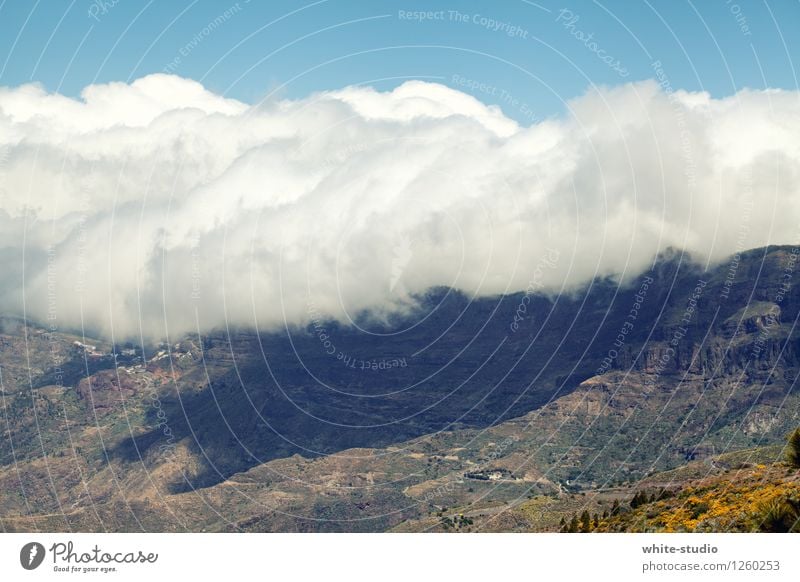 Wolkenberge Hügel Felsen Berge u. Gebirge entdecken Wolkenfeld Wolkenwand Wolkenband Wolkenformation Bergkette Farbfoto