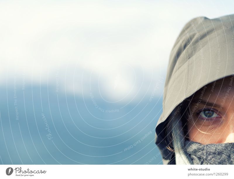 Fokussiert feminin Frau Erwachsene genießen Auge Lifestyle wild Abenteuer geheimnisvoll Beduinen Porträt Nomaden Außenaufnahme Sport sportlich fokussieren Blick