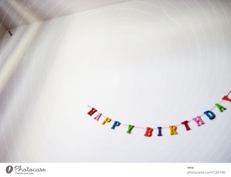 tröt Wand weiß Raum Licht Happy Birthday Filz mehrfarbig Buchstaben Basteln knallig Großbuchstabe Dekoration & Verzierung Fröhlichkeit Kinderzimmer Freude
