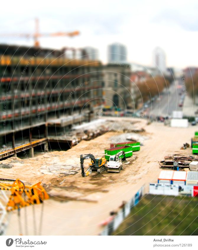 Mini-Baustelle Tilt-Shift klein Miniatur Vogelperspektive Oberhausen Ruhrgebiet Nordrhein-Westfalen grün Palast Republik Bagger Kran Demontage kaputt zerstören