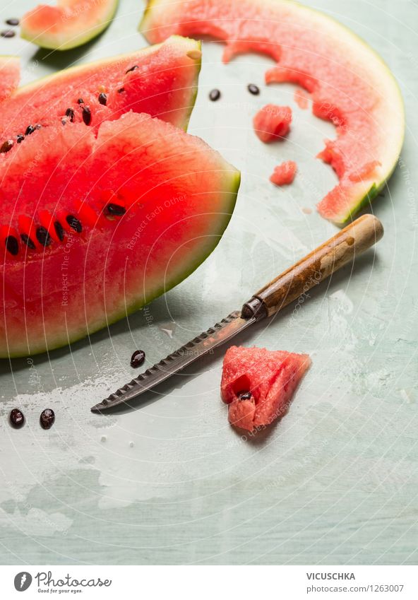 Saftige Wassermelone essen Lebensmittel Frucht Dessert Ernährung Frühstück Bioprodukte Vegetarische Ernährung Diät Messer Stil Design Gesunde Ernährung Sommer