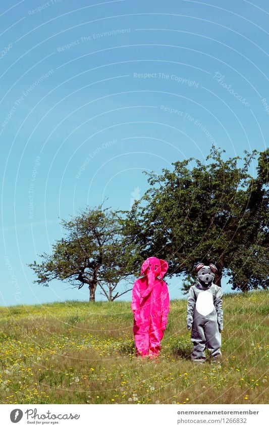 und nun? Kunst Kunstwerk ästhetisch Schüchternheit fangen Wiese Karnevalskostüm Maus Elefant rosa Spielen Freude spaßig Spaßvogel Spaßgesellschaft Blauer Himmel