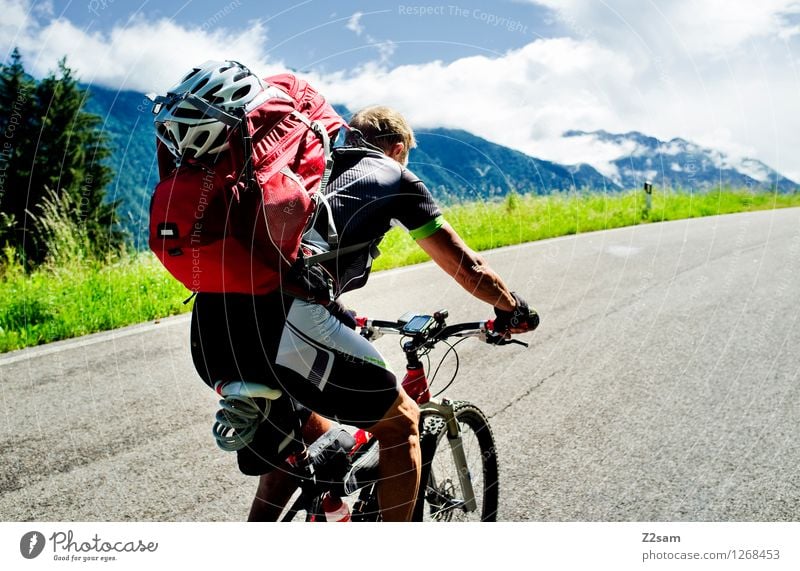 Transalp Lifestyle Ferien & Urlaub & Reisen Abenteuer Fahrradtour Sommer Sommerurlaub Sonne Sportler Fahrradfahren Mountainbike maskulin Mann Erwachsene