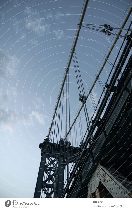 Manhattan Bridge, NYC Technik & Technologie Wolken Sommer Schönes Wetter New York City Brooklyn Brücke Bauwerk Architektur Hängebrücke Stahlverarbeitung