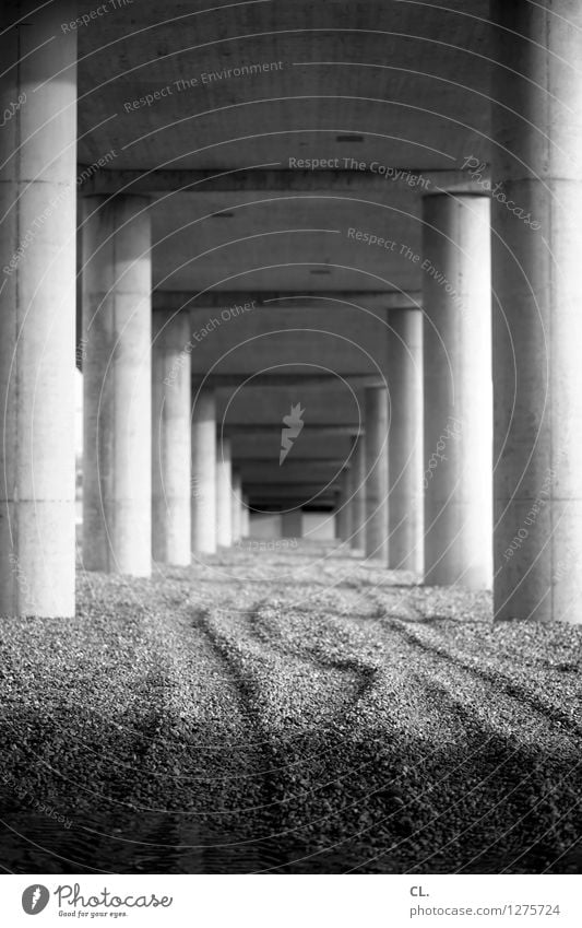 | | Brücke Bauwerk Architektur Säule Kies Stein Perspektive Ferne Wege & Pfade Ziel Stabilität Schwarzweißfoto Außenaufnahme Menschenleer Tag Licht Schatten