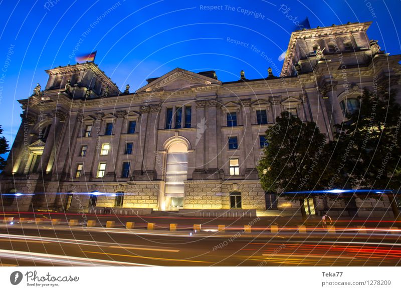 Bundestag I Ferien & Urlaub & Reisen Mensch Museum Stadt Hauptstadt Dom Fassade Sehenswürdigkeit Deutscher Bundestag Macht Dienstleistungsgewerbe Farbfoto