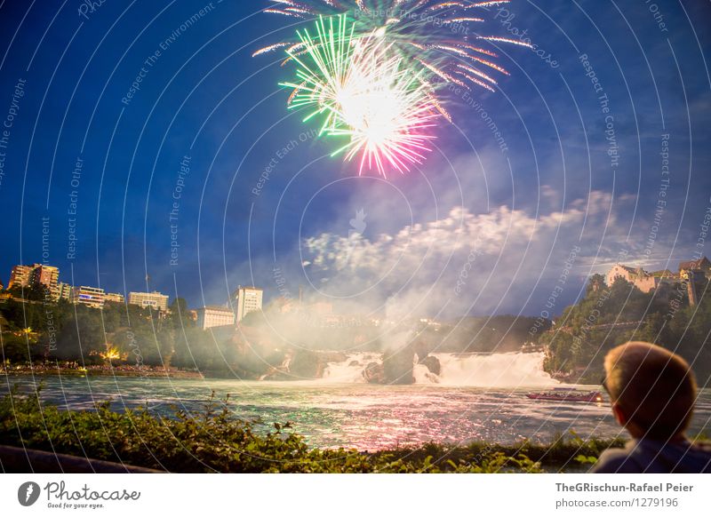 Feuerwerk 6 Kunst Künstler Kunstwerk Theaterschauspiel blau braun gelb grau grün violett rosa rot schwarz Publikum atraktion Rheinfall Wasserfall