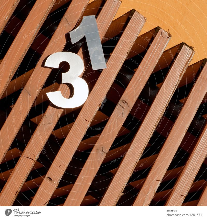 31 Stil Holzwand Metall Ziffern & Zahlen Linie hängen einzigartig Neigung Hausnummer primzahl Lebensalter Farbfoto Außenaufnahme Nahaufnahme Muster