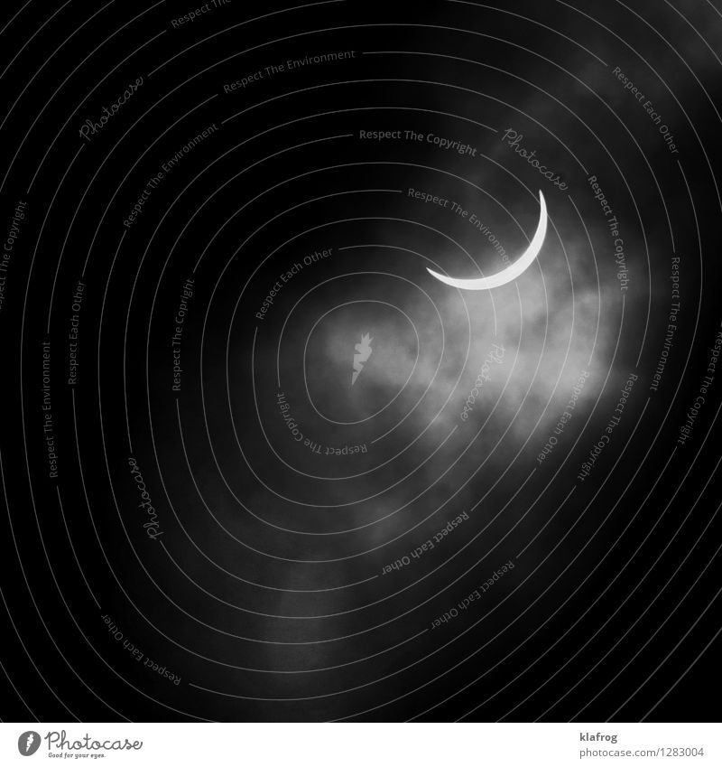 Versteckspiel der Gestirne v2 Urelemente Luft Wassertropfen Himmel nur Himmel Wolken Sonne Sonnenfinsternis Mond Vollmond Wetter Nebel Sichel Kugel ästhetisch