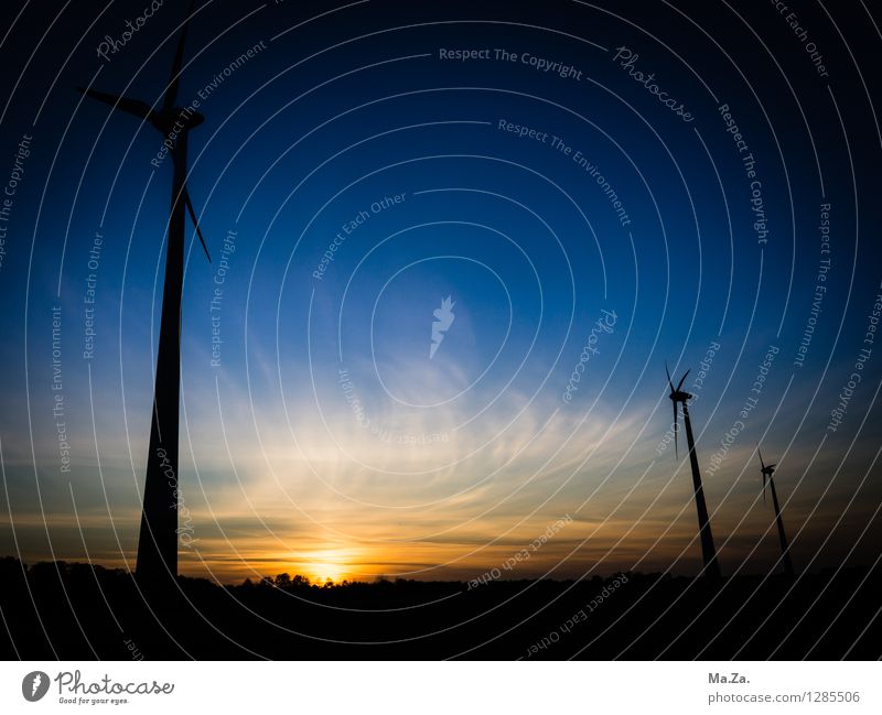 Windpark im Oldenburger Land Fortschritt Zukunft Energiewirtschaft Erneuerbare Energie Windkraftanlage Landschaft Himmel Wolken Sonnenaufgang Sonnenuntergang