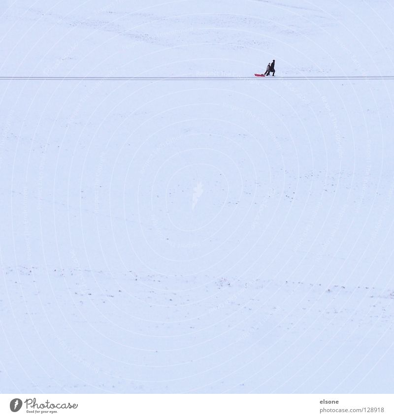 ::MISSION:: Rodeln Schlitten Winter wandern Einsamkeit sehr wenige Freizeit & Hobby Wintersport Schnee Berge u. Gebirge laufen Mensch Textfreiraum Linie Fußweg
