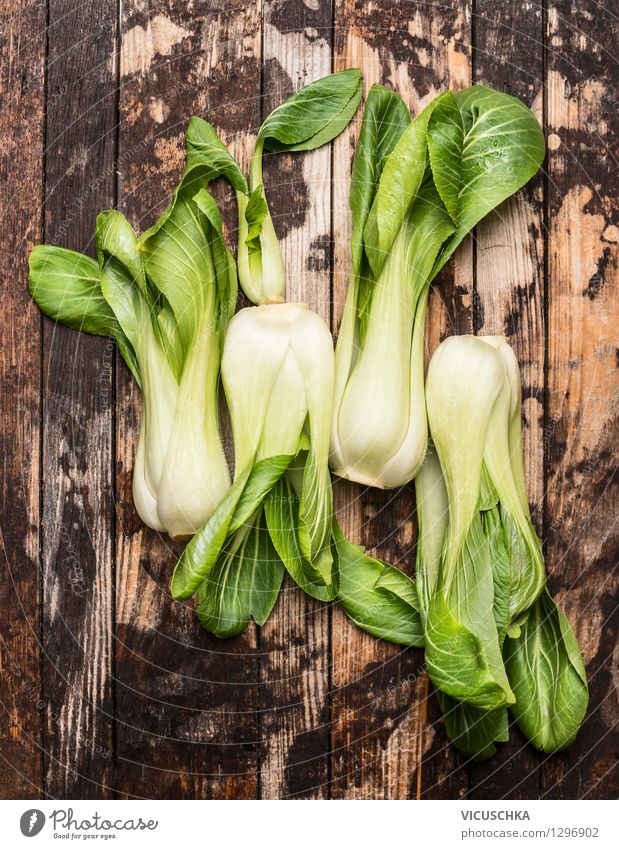 Pak Choi oder Blätterkohl genannt Lebensmittel Gemüse Salat Salatbeilage Ernährung Mittagessen Abendessen Bioprodukte Vegetarische Ernährung Diät Stil Design