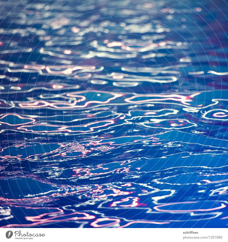 kümmerlich | der Wellengang Wasser blau rosa Wasseroberfläche Wellenform Flüssigkeit Hintergrundbild Experiment abstrakt Muster Strukturen & Formen Menschenleer