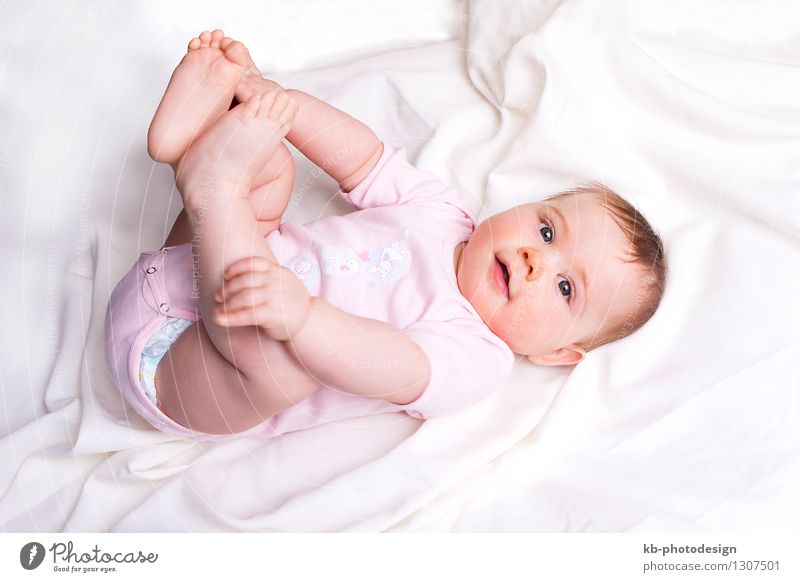 Baby girl on a white blanket Gesundheit Gesunde Ernährung harmonisch Wohlgefühl Familie & Verwandtschaft 1 Mensch 0-12 Monate weich rosa rein beautiful beauty