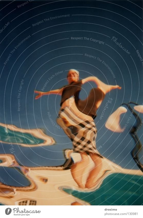 Bzzzzz… Illusion organisch Freude Farbe Sommer Optische Täuschung Optics Unterwasseraufnahme Himmel verbinden Tanzen Teatro Museo Dalí Salvatore