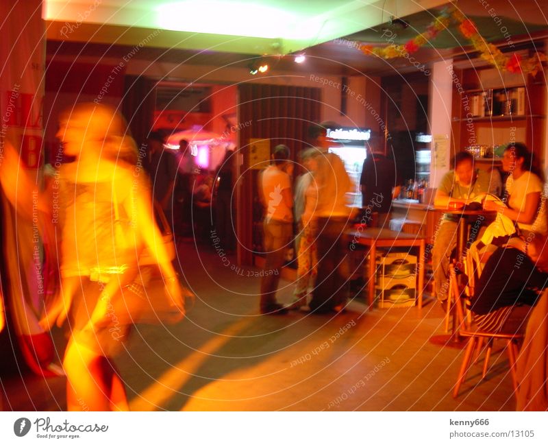 Nightlife Party Langzeitbelichtung Bar Gastronomie Lichterscheinung Bewegung Farbe Kneipe Alkohol