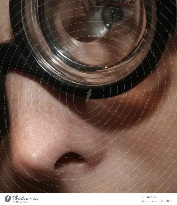 Bullauge Brille Glas blind Nasenloch Sommersprossen Wimpern schwarz Gestell Sehvermögen Wange Nasenspitze Optiker Laser Kleiderbügel durchsichtig Arzt rund