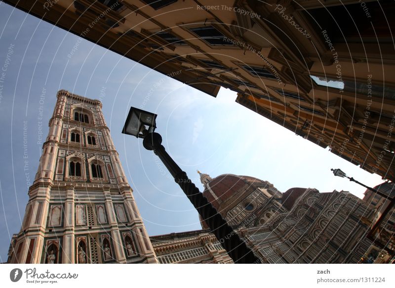 Florenz mit Lampe Italien Toskana Stadt Stadtzentrum Altstadt Menschenleer Haus Kirche Dom Palast Platz Turm Bauwerk Architektur Sehenswürdigkeit Wahrzeichen