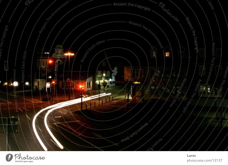 geisterfahrer Stadt Nacht Langzeitbelichtung Licht Geschwindigkeit Ampel Verkehr PKW