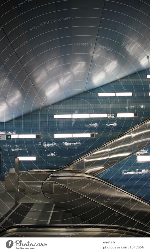 Je schneller desto streif Technik & Technologie Energiewirtschaft Hauptstadt Stadtzentrum Menschenleer Haus Bahnhof Tunnel Bauwerk Gebäude Architektur Mauer