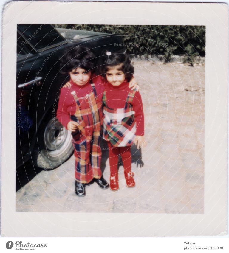 Twins 1972 Türkei Familie & Verwandtschaft Vertrauen Liebe Kleinkind Zwilling zweieiig Zwillingsschwester Schwester meine besser Hälfte