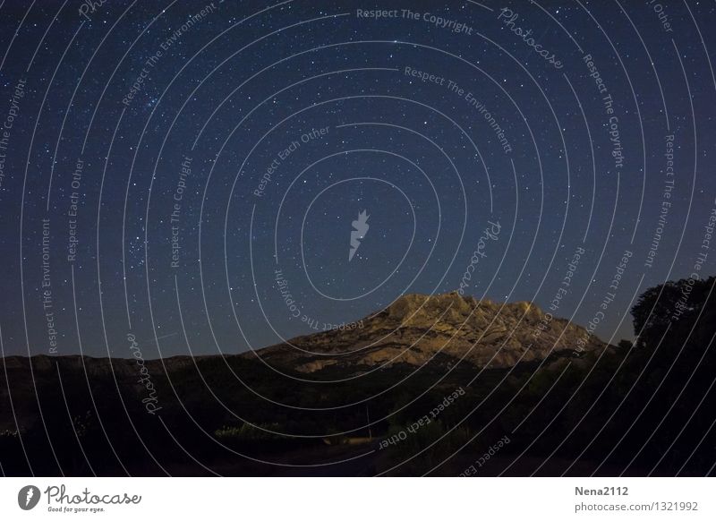 Sainte Victoire by night III Umwelt Natur Landschaft Erde Luft Himmel Wolkenloser Himmel Nachthimmel Stern Klima Schönes Wetter Berge u. Gebirge bedrohlich