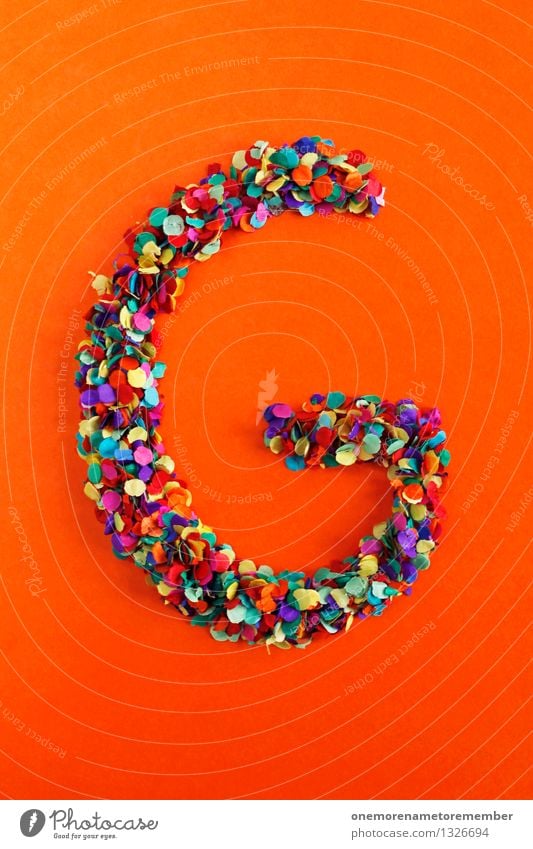 G Kunst Kunstwerk ästhetisch Buchstaben Typographie Lateinisches Alphabet orange-rot Kreativität Idee Design Konfetti mehrfarbig Farbfoto Innenaufnahme