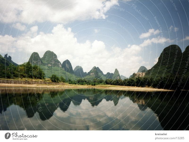 Bergspiegelung Reflexion & Spiegelung Ferien & Urlaub & Reisen China Berge u. Gebirge Wasser Fluss Himmel Guilin Wasserspiegelung Spiegelbild Natur Landschaft