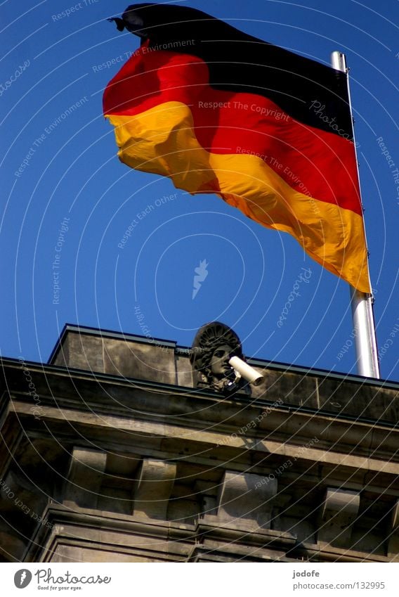 big brother is watching you! Fahne Deutsche Flagge Regierung Büste Überwachungsstaat filmen Fotografieren Aufzeichnen überwachen Datenträger sprechen