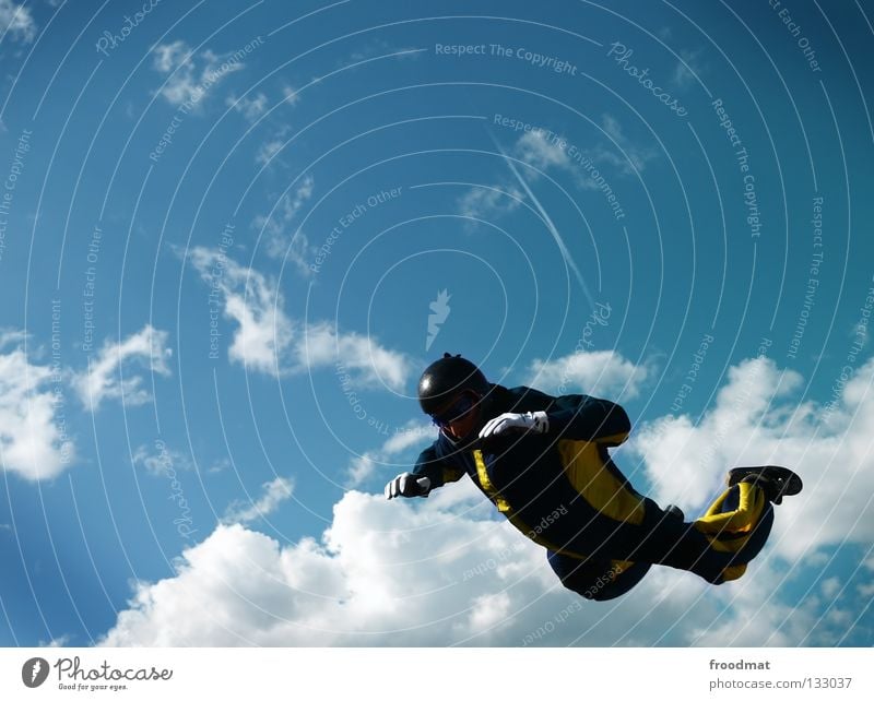 Propellerheads Wolken Aktion Sport Jubiläum Helm Schutzhelm Fallschirm springen Schwerelosigkeit Schweiz Strömung Zufriedenheit Windzug Schweben Manöver lässig