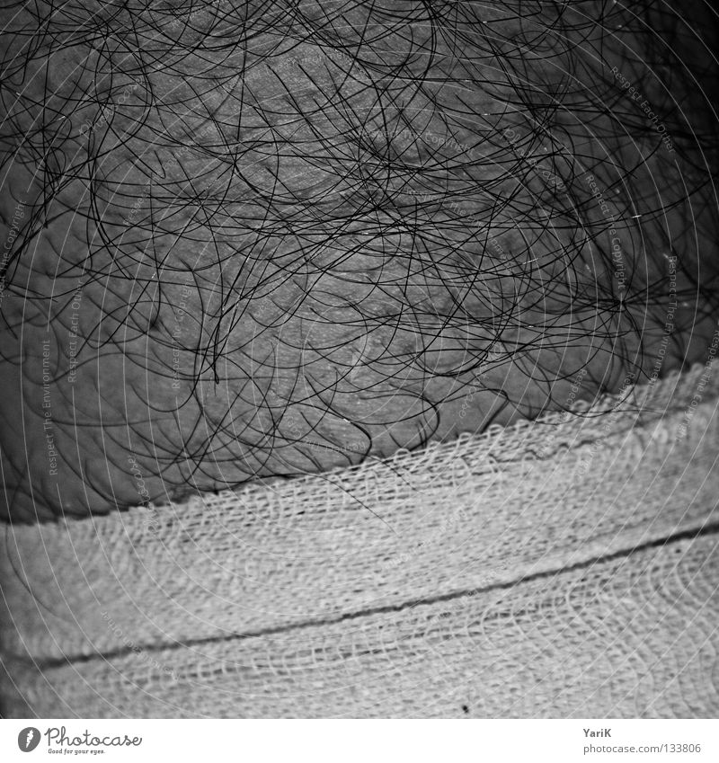 haarband schwarz weiß grau dunkel Anschnitt Mensch organisch Schwarzweißfoto fußhaare Fuß Verband bandage be Kontrast Detailaufnahme körperdetail Makroaufnahme