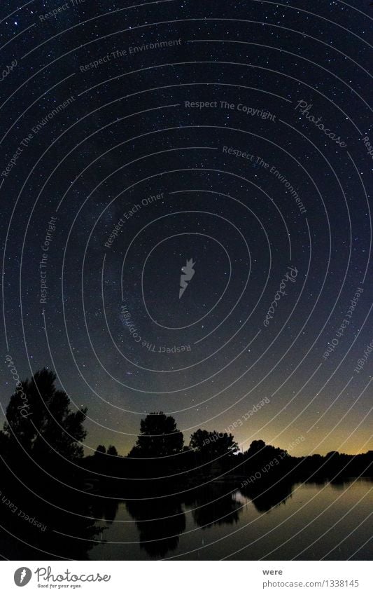 Nacht Umwelt Natur Wasser Himmel Wolkenloser Himmel Nachthimmel Stern Schönes Wetter See Observatorium gigantisch groß Unendlichkeit Astronaut Astronomie
