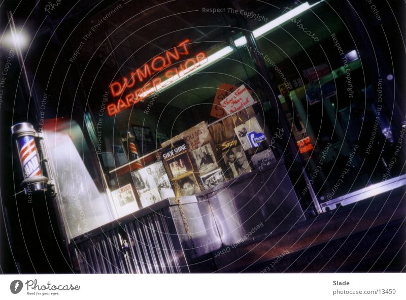 Dumont Barber Shop New York City Amerika Schaufenster Nordamerika Friseur Friseursalon Nacht Nachtaufnahme Leuchtreklame