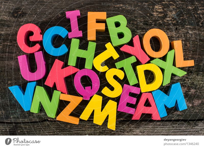 Holzbuchstaben Design Papier Spielzeug Sammlung alt Farbe Alphabet Briefe farbenfroh altehrwürdig Holzplatte Text Hintergrund Gußeisen Wort abc Vorschule