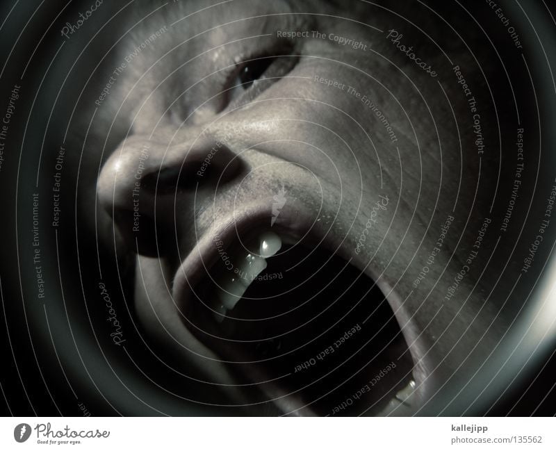 tunnelblick Mann dental Zahnarzt schreien vergrößert Zoomeffekt Optiker Pupille Angst Rauschmittel Tunnel Fischauge Mensch Gesicht Kopf Mund Nase Lupe Linse