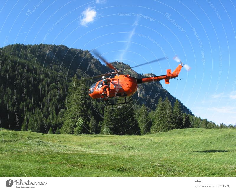 heli Luftverkehr Hubschrauber Rettungshubschrauber Bergwacht christoph 19 erste Hilfsbereitschaft Sanitäter Eurocopter