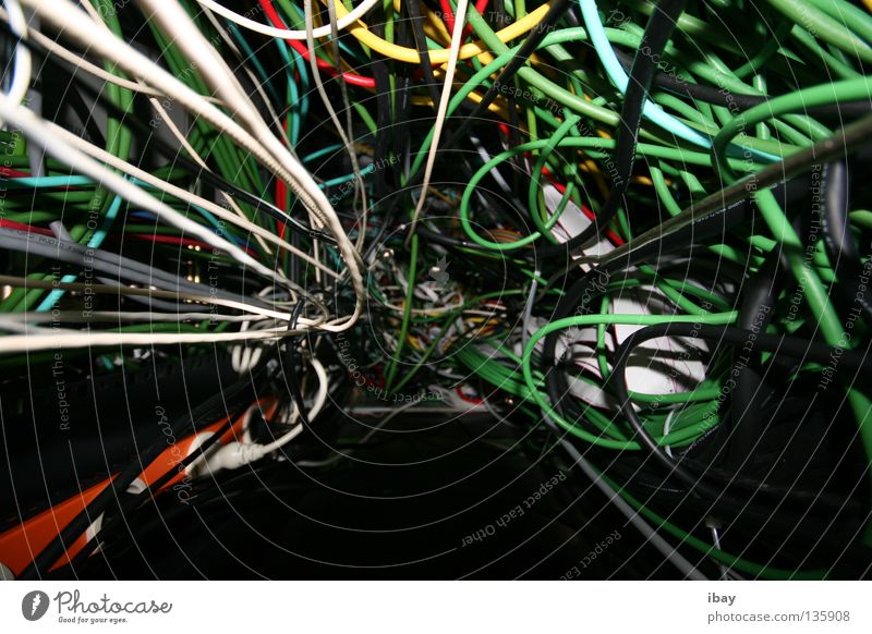 spaghetti kabelonara Leitung chaotisch durcheinander Elektrisches Gerät Medien Technik & Technologie Radio Kabel Maschinenraum Netzwerk Elektronik