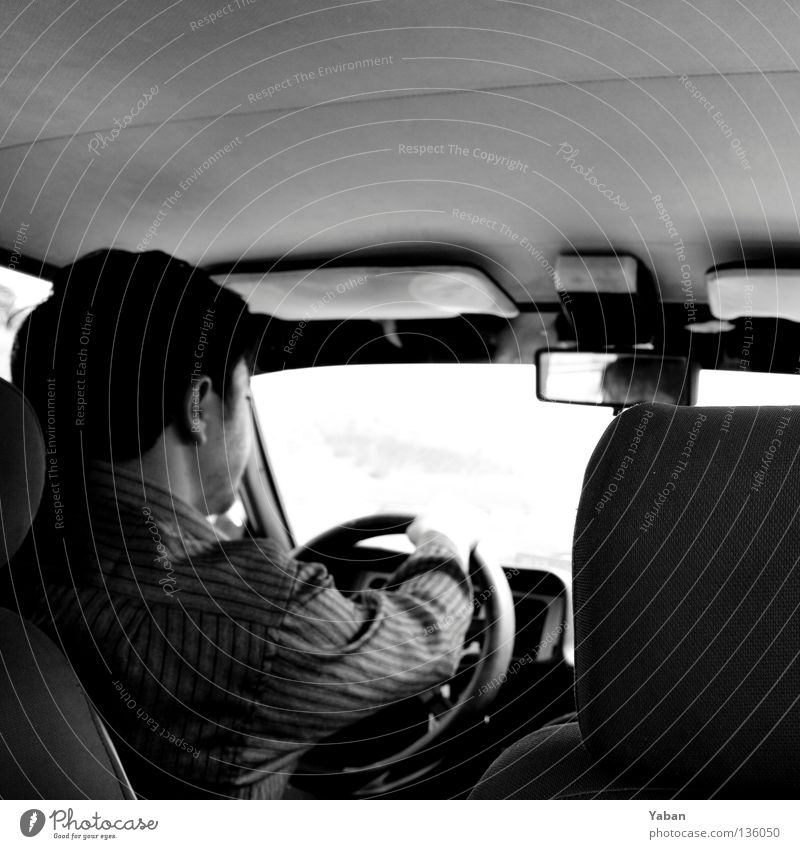 Hitchhiker's Guide Fahrer Mann fahren Autobahn trampen Freundlichkeit Raum Spiegel Rückspiegel Autositz Kopfstütze Sonnenblende Lenkrad Windschutzscheibe Türkei